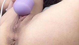 Sexy Young Thot Cumming With Her Vibrator