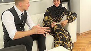 Aramix Sweet Soman In Hijab Tried On Salesmans Dick