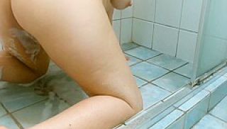 Big Butt Mom Fingering Asshole In Shower