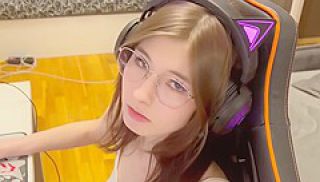 Cutie Kim - Russian Gamer Is Ready To Make A Change For Great Sex