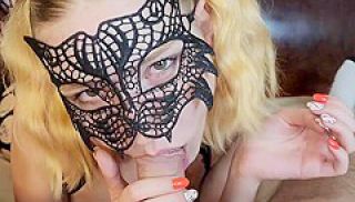 Masked sweetie gets her pussy pumped deep