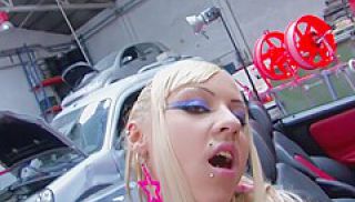 Hot Blonde Visits Mechanic, Gets Butt-fucked