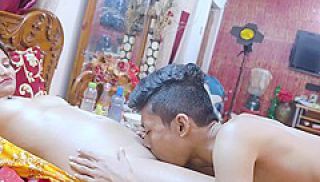 Indian Sudipa Bhabhi Apne Chote Devar Kay Sath Massage Sex Aur Mast Chudai