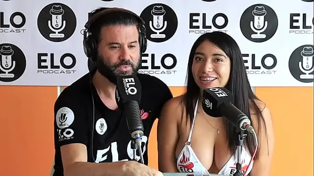 Verito Aguas passes through the spicy room in Mexico City